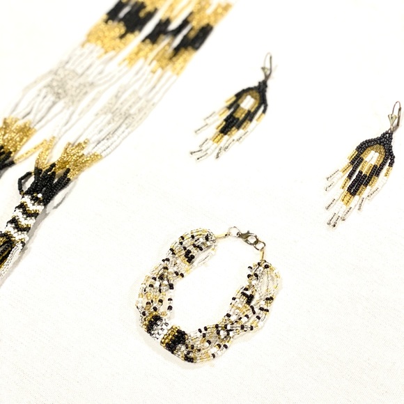 Colombian traditional handmade set Necklace, earrings and bracelet - Picture 2 of 3